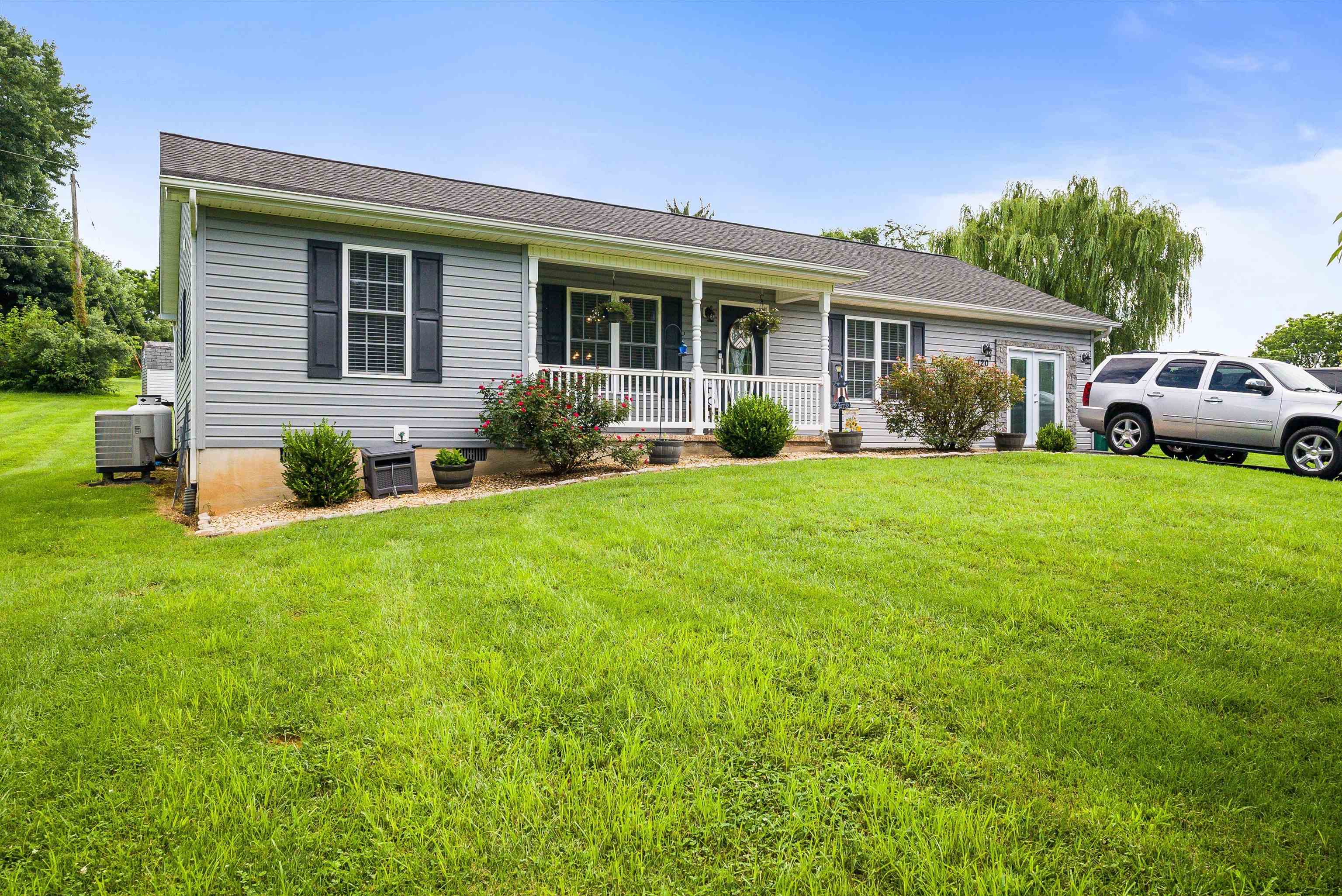 120 B OLD BRIDGEWATER RD, MOUNT CRAWFORD, Virginia 22841, 4 Bedrooms Bedrooms, ,2 BathroomsBathrooms,Residential,120 B OLD BRIDGEWATER RD,666989 MLS # 666989