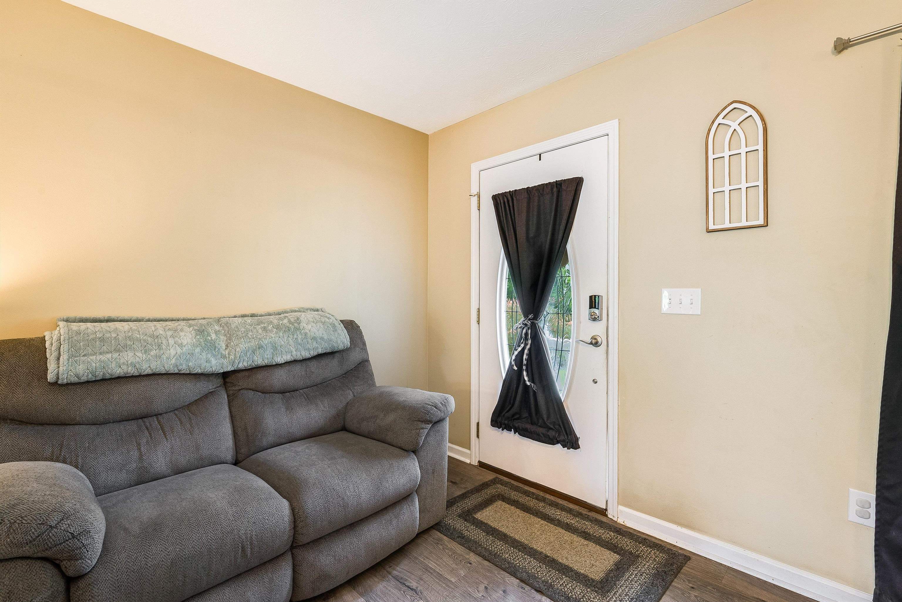 120 B OLD BRIDGEWATER RD, MOUNT CRAWFORD, Virginia 22841, 4 Bedrooms Bedrooms, ,2 BathroomsBathrooms,Residential,120 B OLD BRIDGEWATER RD,666989 MLS # 666989