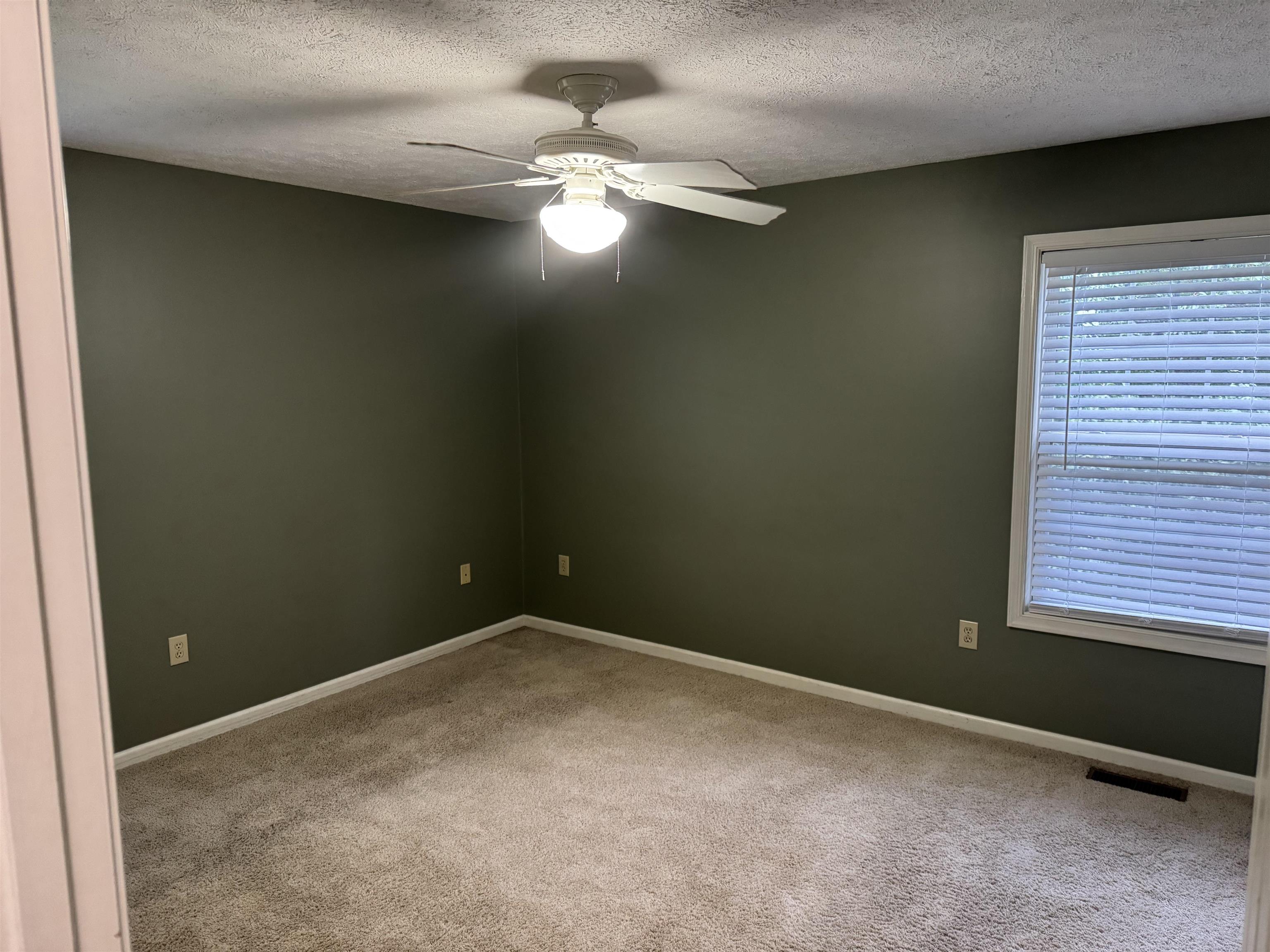 59 FAIRMONT DR, STAUNTON, Virginia 24411, 3 Bedrooms Bedrooms, ,2 BathroomsBathrooms,Residential,59 FAIRMONT DR,666992 MLS # 666992