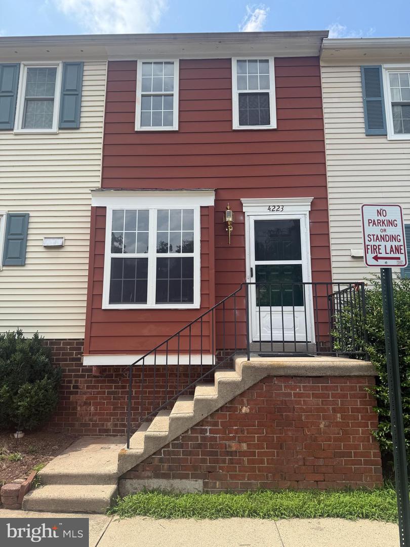 4223 MOSELLE DR, CHANTILLY, Virginia 20151, 2 Bedrooms Bedrooms, ,2 BathroomsBathrooms,Residential,For sale,4223 MOSELLE DR,VAFX2245644 MLS # VAFX2245644