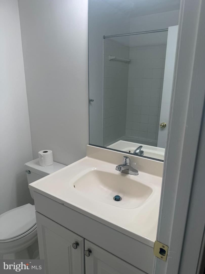 4223 MOSELLE DR, CHANTILLY, Virginia 20151, 2 Bedrooms Bedrooms, ,2 BathroomsBathrooms,Residential,For sale,4223 MOSELLE DR,VAFX2245644 MLS # VAFX2245644