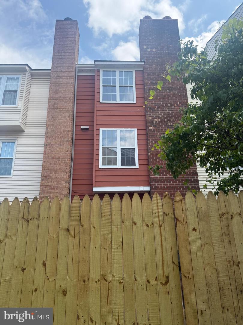 4223 MOSELLE DR, CHANTILLY, Virginia 20151, 2 Bedrooms Bedrooms, ,2 BathroomsBathrooms,Residential,For sale,4223 MOSELLE DR,VAFX2245644 MLS # VAFX2245644