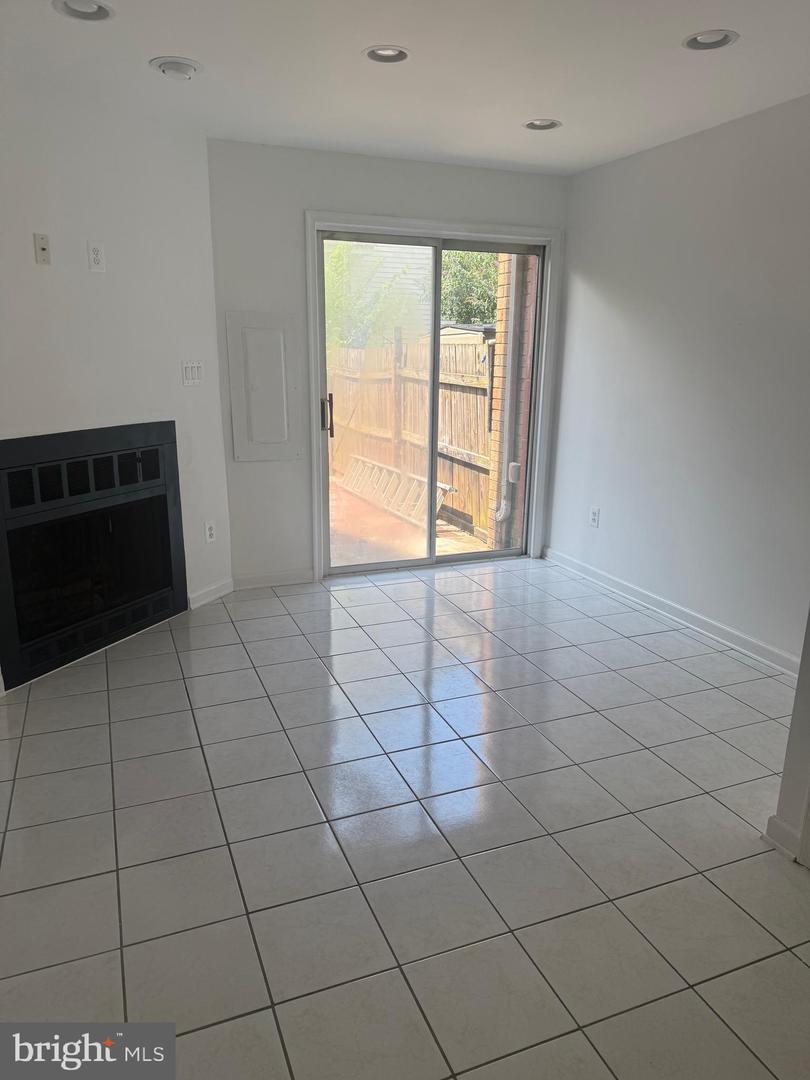4223 MOSELLE DR, CHANTILLY, Virginia 20151, 2 Bedrooms Bedrooms, ,2 BathroomsBathrooms,Residential,For sale,4223 MOSELLE DR,VAFX2245644 MLS # VAFX2245644