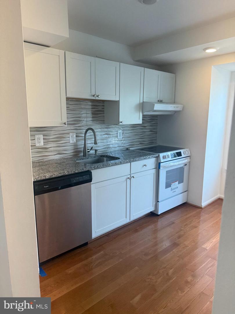 4223 MOSELLE DR, CHANTILLY, Virginia 20151, 2 Bedrooms Bedrooms, ,2 BathroomsBathrooms,Residential,For sale,4223 MOSELLE DR,VAFX2245644 MLS # VAFX2245644