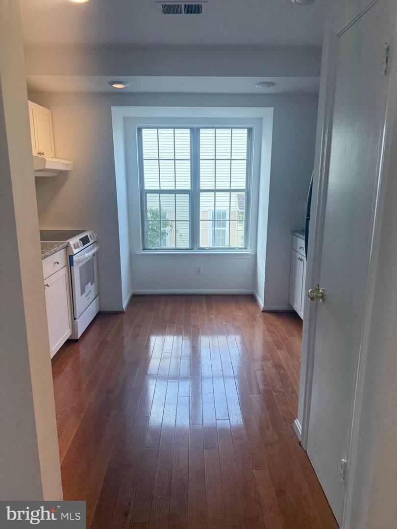 4223 MOSELLE DR, CHANTILLY, Virginia 20151, 2 Bedrooms Bedrooms, ,2 BathroomsBathrooms,Residential,For sale,4223 MOSELLE DR,VAFX2245644 MLS # VAFX2245644