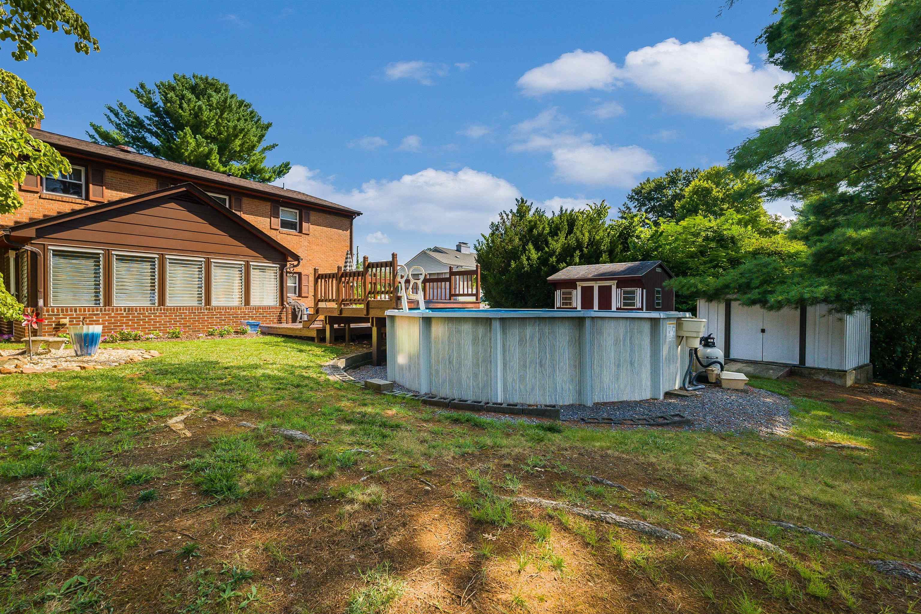 636 ROSSER AVE, WAYNESBORO, Virginia 22980, 4 Bedrooms Bedrooms, ,3 BathroomsBathrooms,Residential,636 ROSSER AVE,667002 MLS # 667002