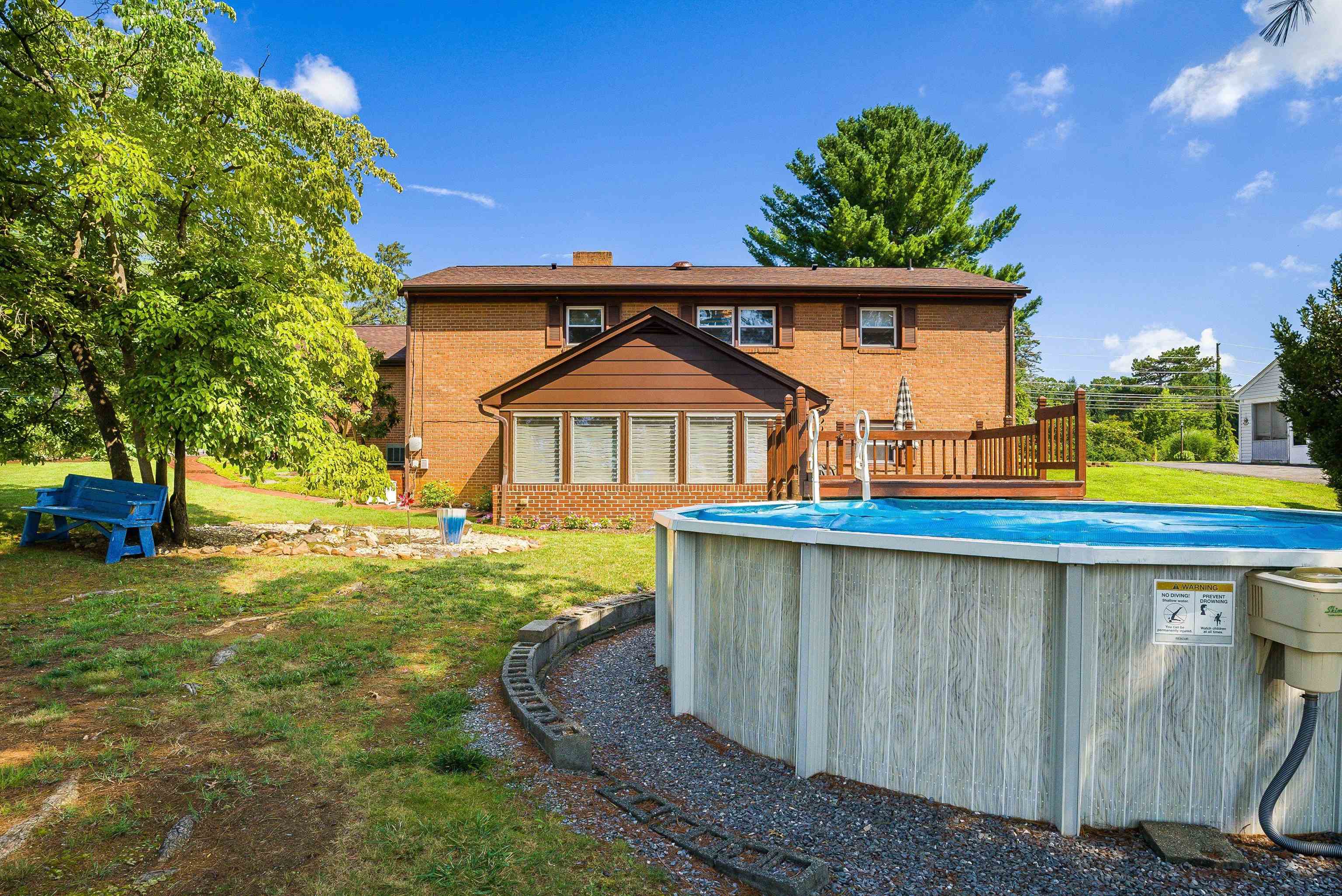 636 ROSSER AVE, WAYNESBORO, Virginia 22980, 4 Bedrooms Bedrooms, ,3 BathroomsBathrooms,Residential,636 ROSSER AVE,667002 MLS # 667002