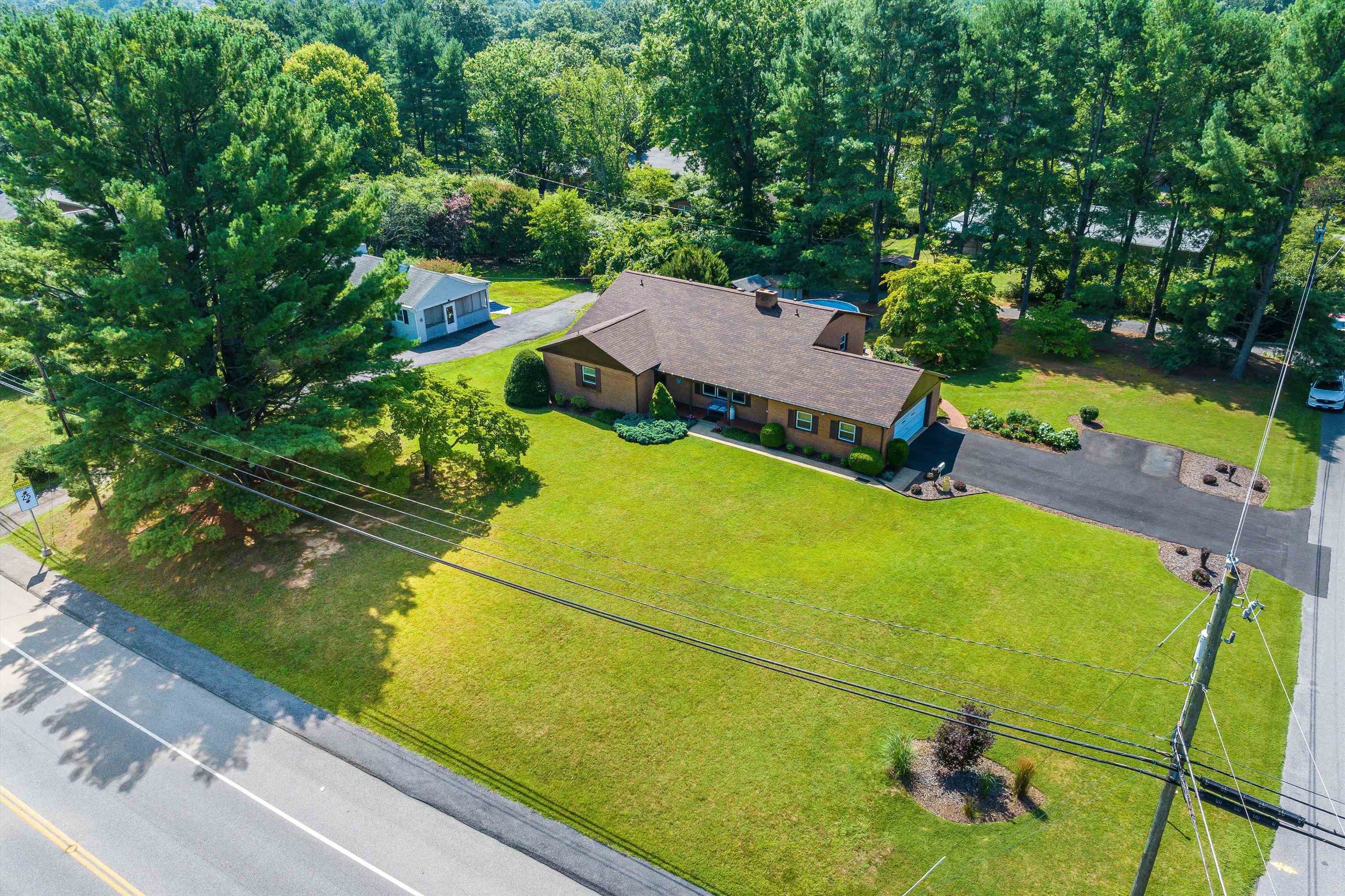 636 ROSSER AVE, WAYNESBORO, Virginia 22980, 4 Bedrooms Bedrooms, ,3 BathroomsBathrooms,Residential,636 ROSSER AVE,667002 MLS # 667002