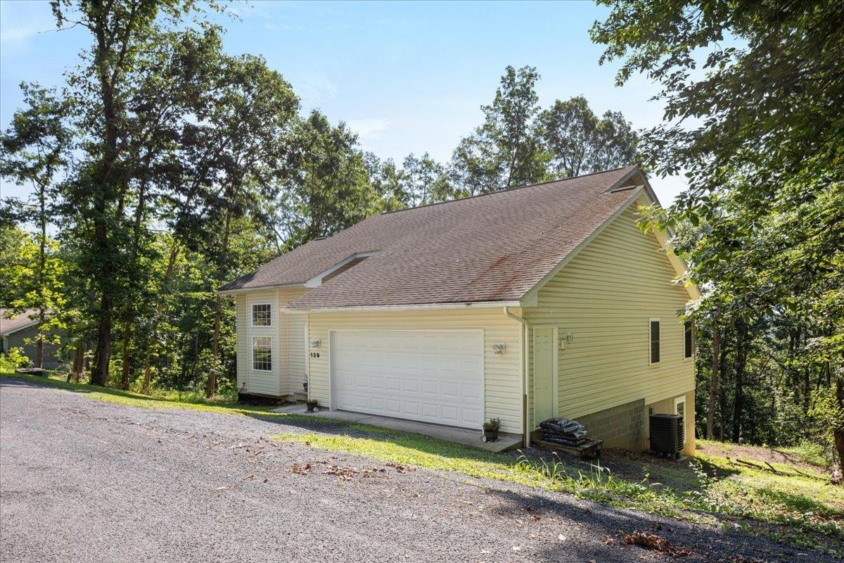 139 MAPLE AVE, MOUNT JACKSON, Virginia 22842, 3 Bedrooms Bedrooms, ,2 BathroomsBathrooms,Residential,139 MAPLE AVE,667003 MLS # 667003