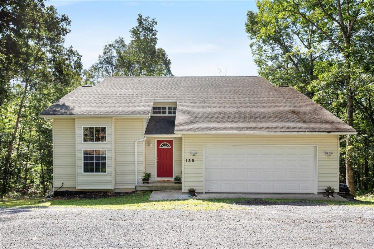 139 MAPLE AVE, MOUNT JACKSON, Virginia 22842, 3 Bedrooms Bedrooms, ,2 BathroomsBathrooms,Residential,139 MAPLE AVE,667003 MLS # 667003