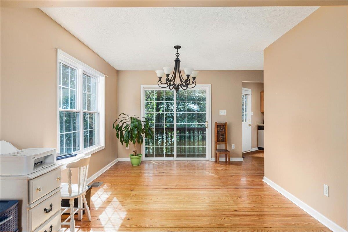 139 MAPLE AVE, MOUNT JACKSON, Virginia 22842, 3 Bedrooms Bedrooms, ,2 BathroomsBathrooms,Residential,139 MAPLE AVE,667003 MLS # 667003