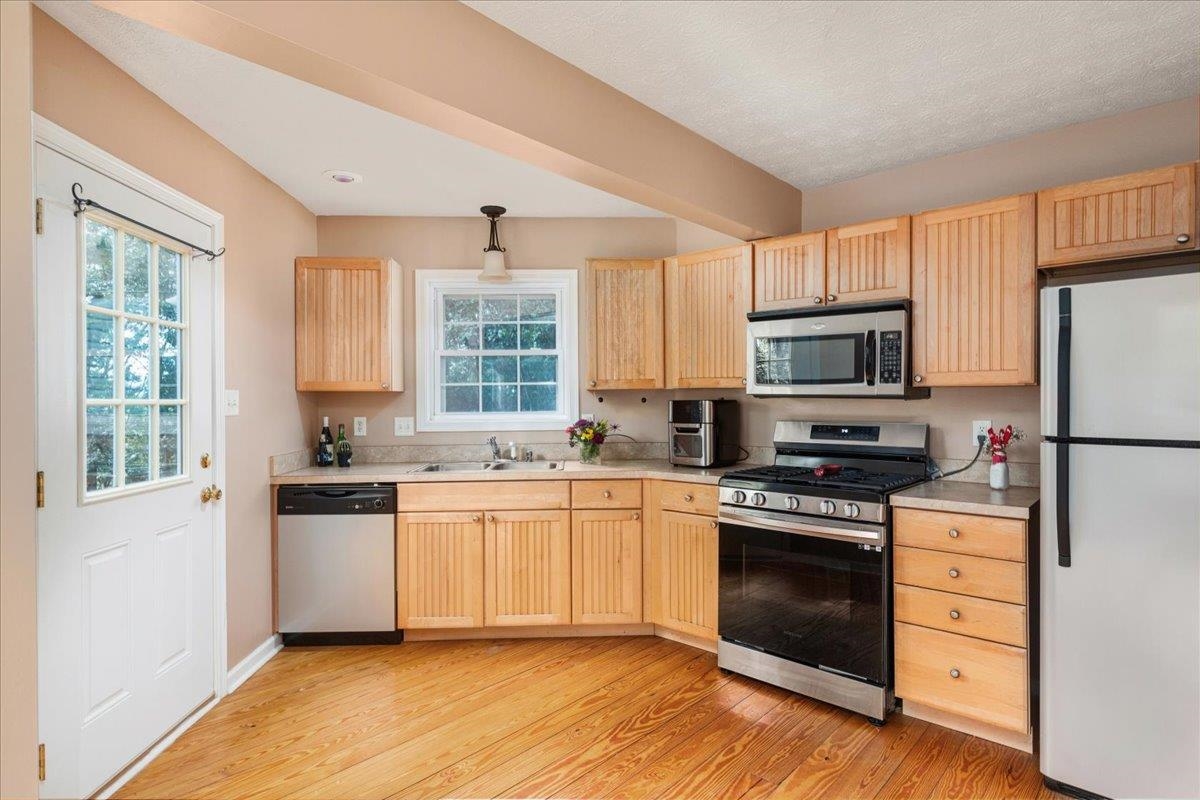 139 MAPLE AVE, MOUNT JACKSON, Virginia 22842, 3 Bedrooms Bedrooms, ,2 BathroomsBathrooms,Residential,139 MAPLE AVE,667003 MLS # 667003