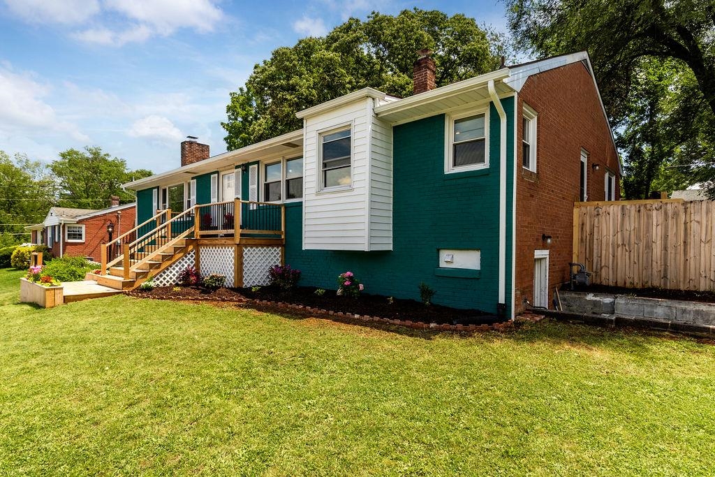 204 BURNLEY DR, STAUNTON, Virginia 24401, 3 Bedrooms Bedrooms, ,2 BathroomsBathrooms,Residential,204 BURNLEY DR,667007 MLS # 667007