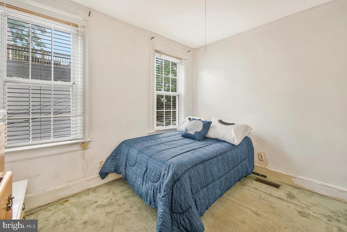 1374 C ST NE, WASHINGTON, District Of Columbia 20002, 2 Bedrooms Bedrooms, ,1 BathroomBathrooms,Residential,For sale,1374 C ST NE,DCDC2204984 MLS # DCDC2204984