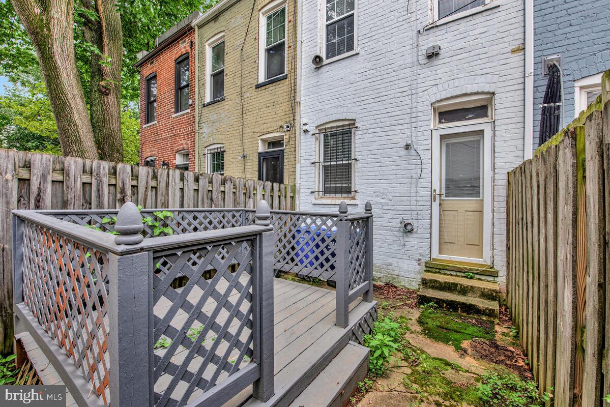 1374 C ST NE, WASHINGTON, District Of Columbia 20002, 2 Bedrooms Bedrooms, ,1 BathroomBathrooms,Residential,For sale,1374 C ST NE,DCDC2204984 MLS # DCDC2204984