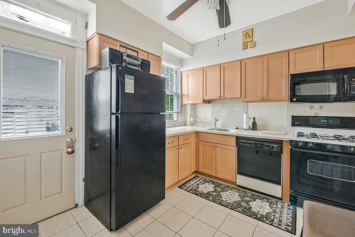 1374 C ST NE, WASHINGTON, District Of Columbia 20002, 2 Bedrooms Bedrooms, ,1 BathroomBathrooms,Residential,For sale,1374 C ST NE,DCDC2204984 MLS # DCDC2204984