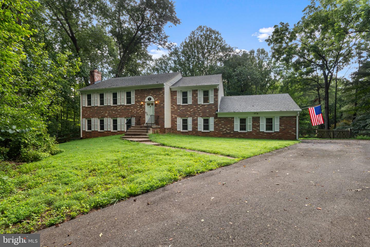 5937 WICKIE CT, WARRENTON, Virginia 20187, 4 Bedrooms Bedrooms, ,3 BathroomsBathrooms,Residential,For sale,5937 WICKIE CT,VAFQ2017000 MLS # VAFQ2017000