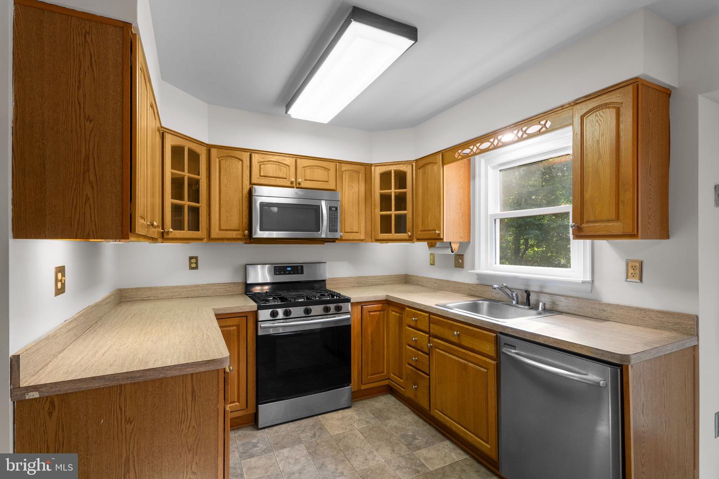 5937 WICKIE CT, WARRENTON, Virginia 20187, 4 Bedrooms Bedrooms, ,3 BathroomsBathrooms,Residential,For sale,5937 WICKIE CT,VAFQ2017000 MLS # VAFQ2017000