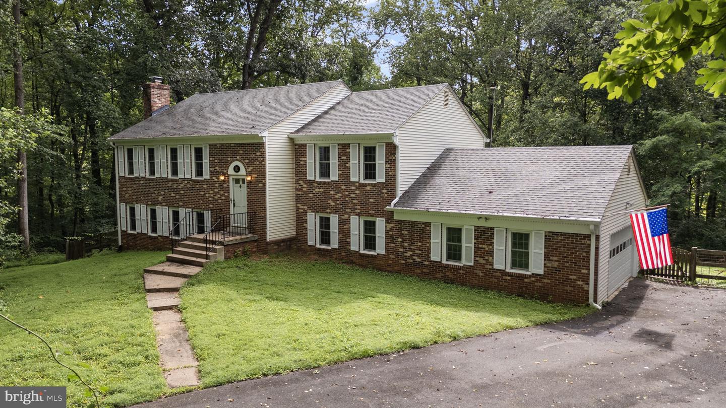 5937 WICKIE CT, WARRENTON, Virginia 20187, 4 Bedrooms Bedrooms, ,3 BathroomsBathrooms,Residential,For sale,5937 WICKIE CT,VAFQ2017000 MLS # VAFQ2017000
