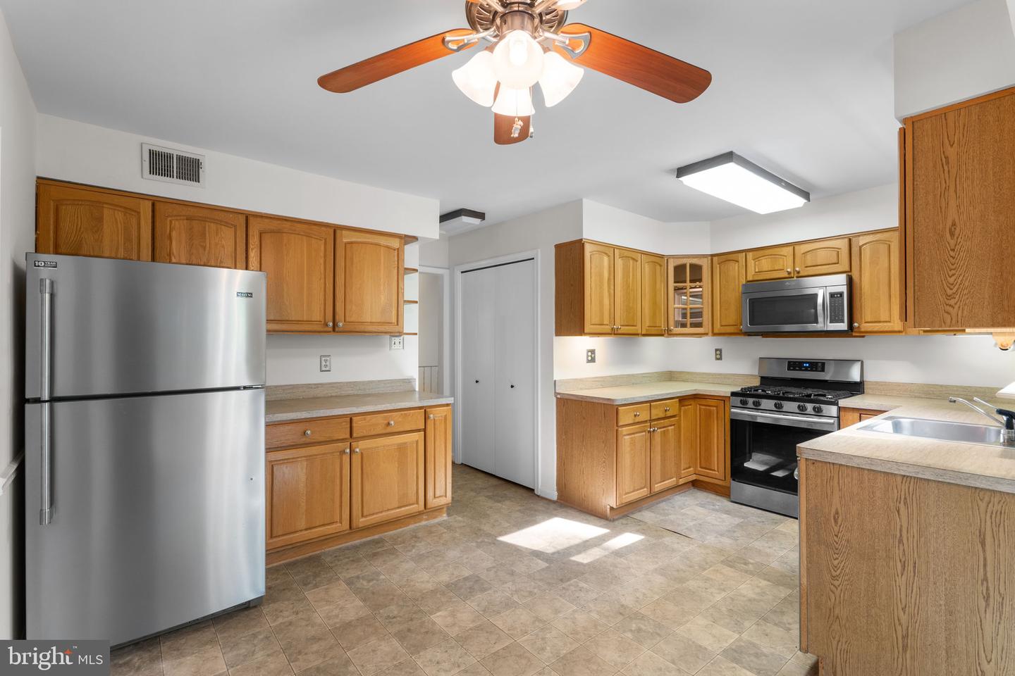 5937 WICKIE CT, WARRENTON, Virginia 20187, 4 Bedrooms Bedrooms, ,3 BathroomsBathrooms,Residential,For sale,5937 WICKIE CT,VAFQ2017000 MLS # VAFQ2017000