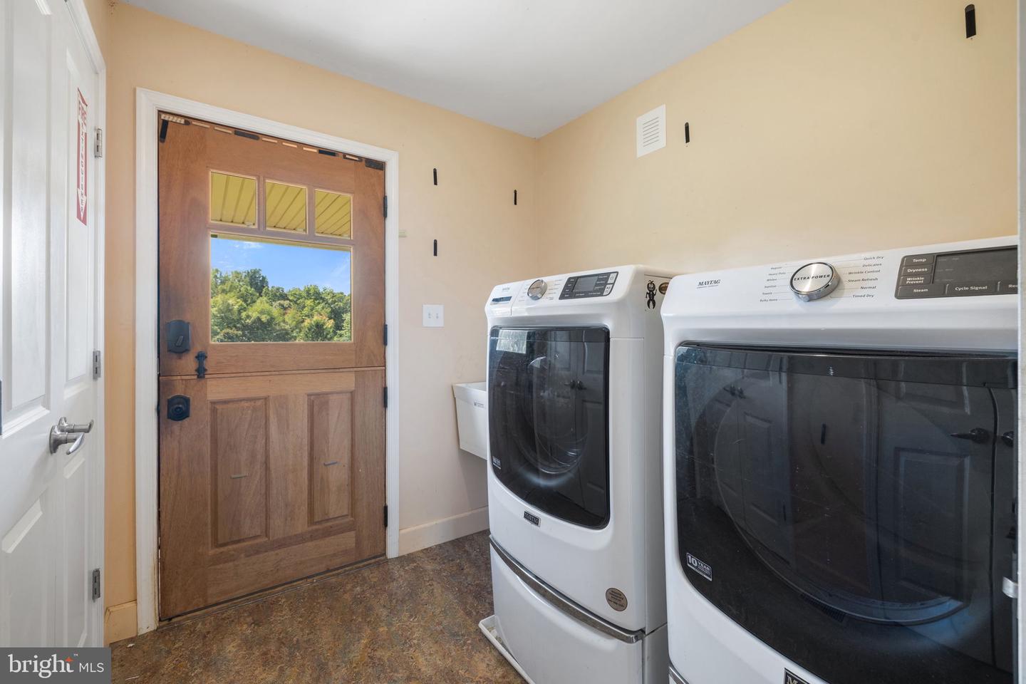 395 SEVEN PONDS RD, AMISSVILLE, Virginia 20106, 3 Bedrooms Bedrooms, ,3 BathroomsBathrooms,Residential,For sale,395 SEVEN PONDS RD,VARP2002134 MLS # VARP2002134