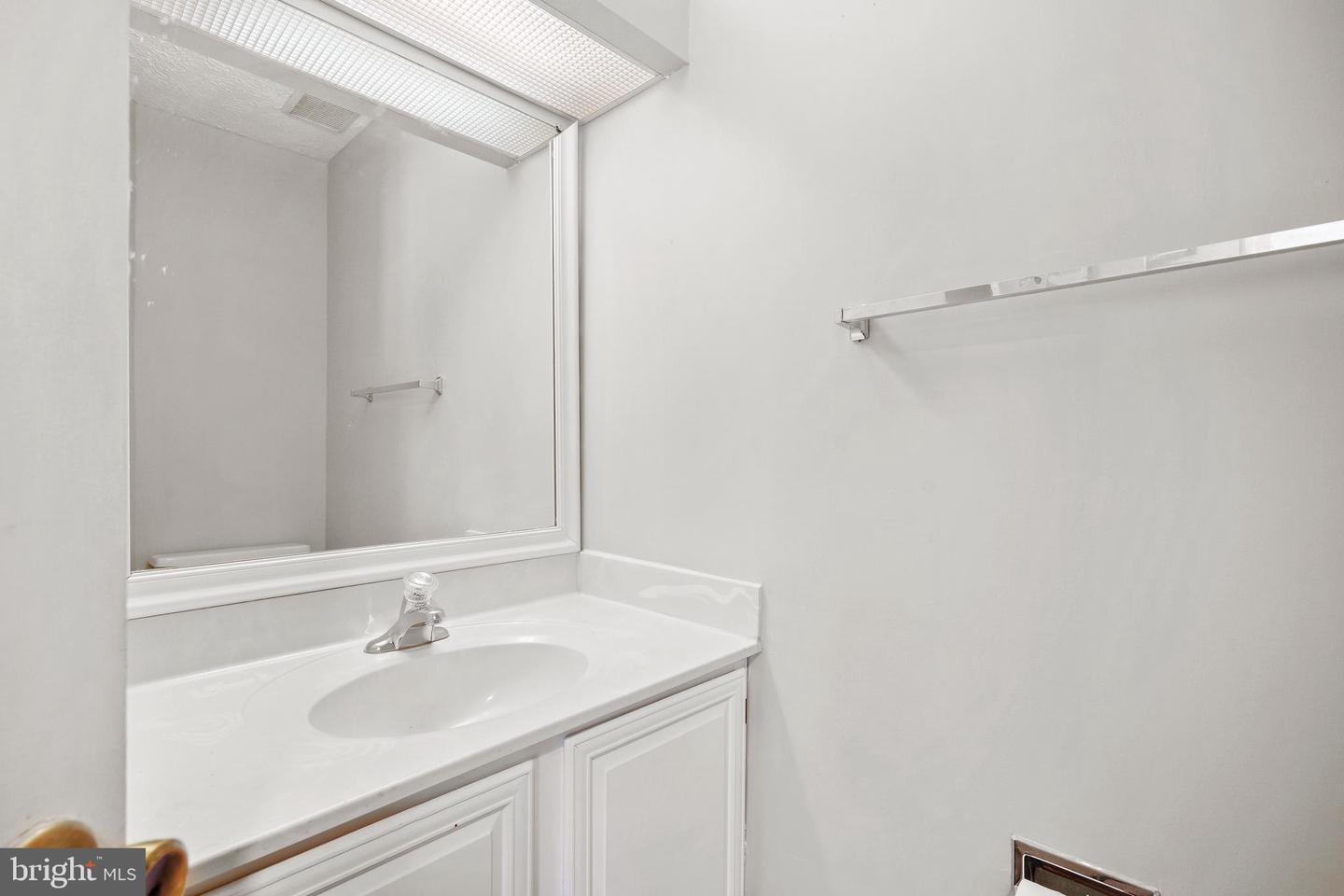 13210 CUSTOM HOUSE CT, FAIRFAX, Virginia 22033, 3 Bedrooms Bedrooms, ,3 BathroomsBathrooms,Residential,For sale,13210 CUSTOM HOUSE CT,VAFX2246980 MLS # VAFX2246980