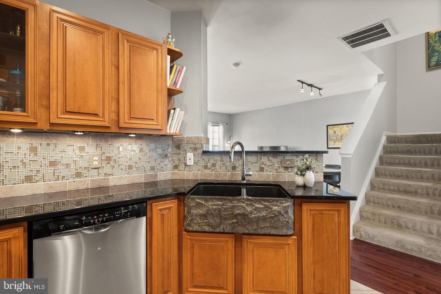8123 HARPER VALLEY LN #40, FALLS CHURCH, Virginia 22042, 2 Bedrooms Bedrooms, ,2 BathroomsBathrooms,Residential,For sale,8123 HARPER VALLEY LN #40,VAFX2247324 MLS # VAFX2247324