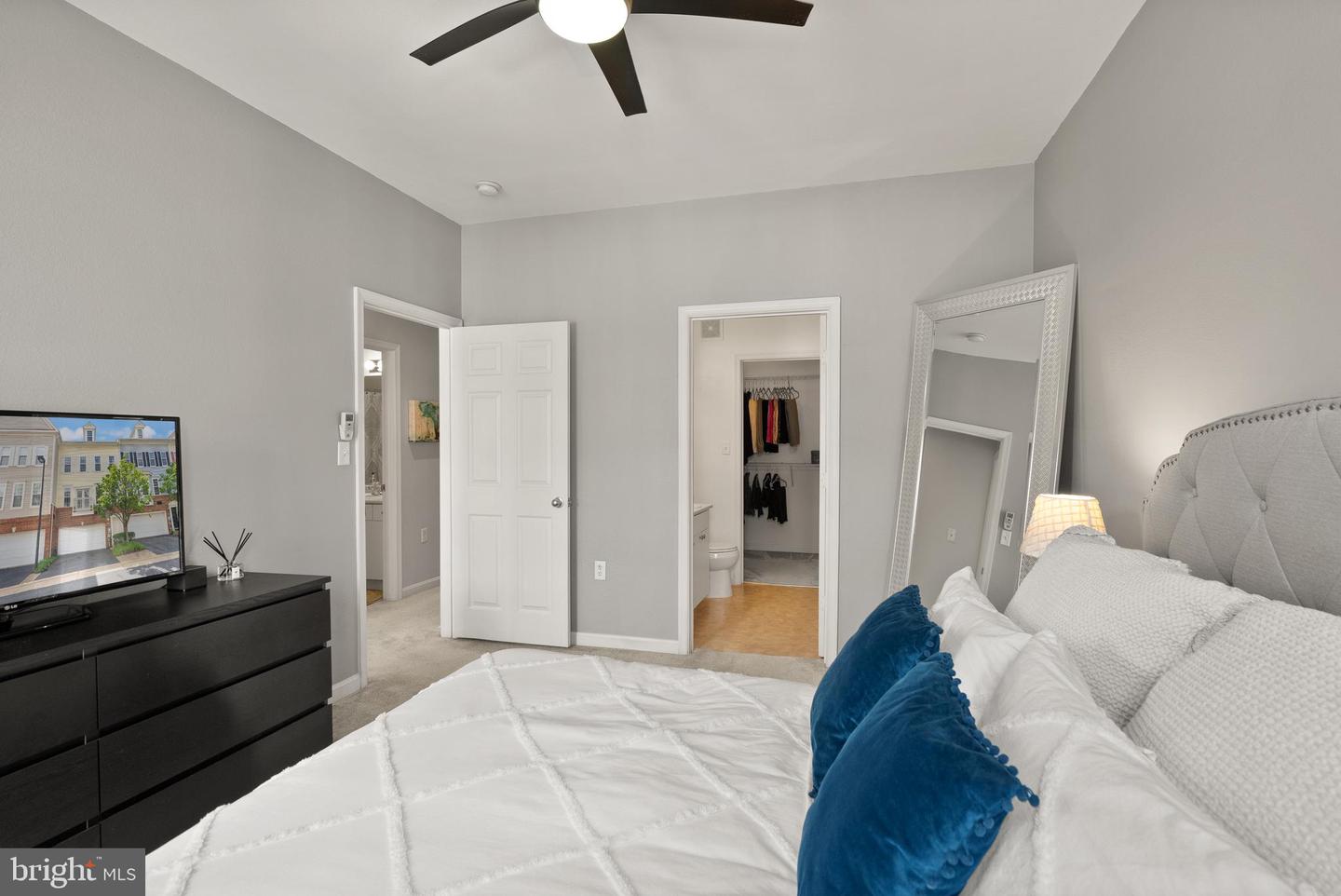 8123 HARPER VALLEY LN #40, FALLS CHURCH, Virginia 22042, 2 Bedrooms Bedrooms, ,2 BathroomsBathrooms,Residential,For sale,8123 HARPER VALLEY LN #40,VAFX2247324 MLS # VAFX2247324