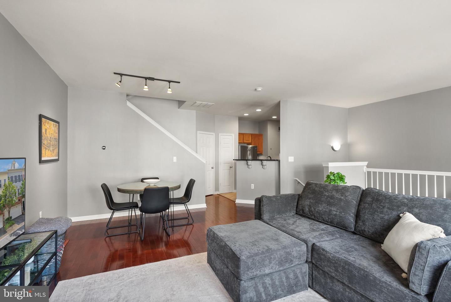 8123 HARPER VALLEY LN #40, FALLS CHURCH, Virginia 22042, 2 Bedrooms Bedrooms, ,2 BathroomsBathrooms,Residential,For sale,8123 HARPER VALLEY LN #40,VAFX2247324 MLS # VAFX2247324