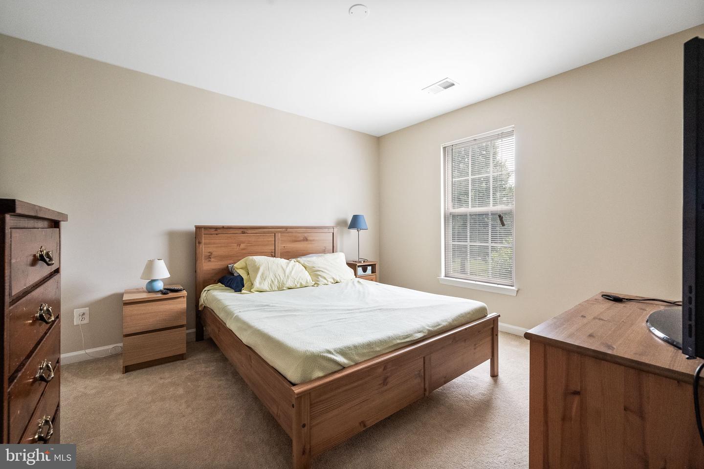16438 REGATTA LN, WOODBRIDGE, Virginia 22191, 3 Bedrooms Bedrooms, ,2 BathroomsBathrooms,Residential,For sale,16438 REGATTA LN,VAPW2097006 MLS # VAPW2097006
