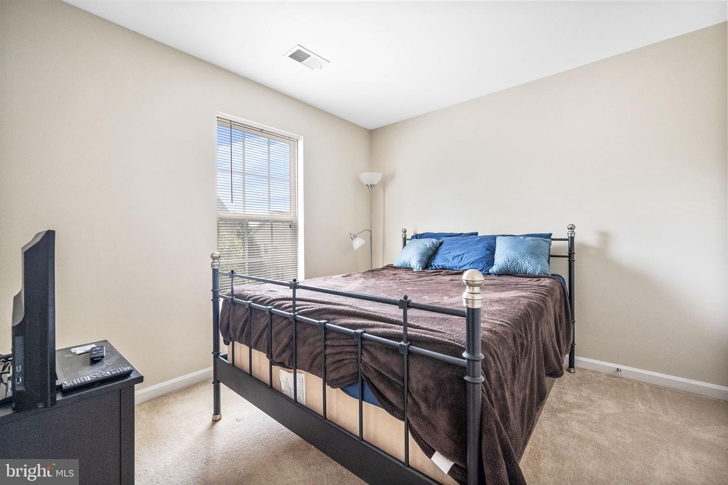 16438 REGATTA LN, WOODBRIDGE, Virginia 22191, 3 Bedrooms Bedrooms, ,2 BathroomsBathrooms,Residential,For sale,16438 REGATTA LN,VAPW2097006 MLS # VAPW2097006