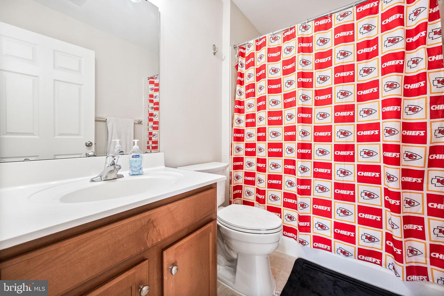 16438 REGATTA LN, WOODBRIDGE, Virginia 22191, 3 Bedrooms Bedrooms, ,2 BathroomsBathrooms,Residential,For sale,16438 REGATTA LN,VAPW2097006 MLS # VAPW2097006