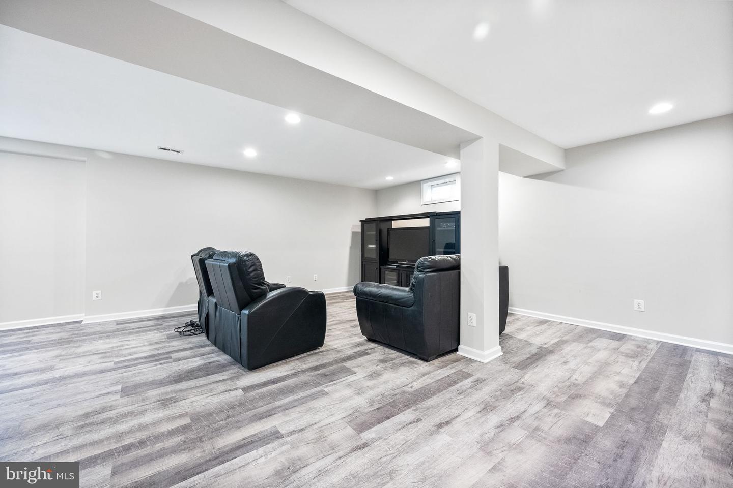 16438 REGATTA LN, WOODBRIDGE, Virginia 22191, 3 Bedrooms Bedrooms, ,2 BathroomsBathrooms,Residential,For sale,16438 REGATTA LN,VAPW2097006 MLS # VAPW2097006