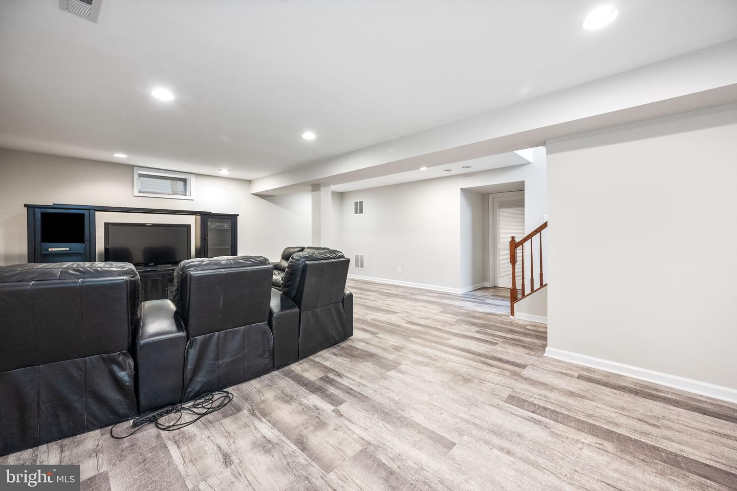 16438 REGATTA LN, WOODBRIDGE, Virginia 22191, 3 Bedrooms Bedrooms, ,2 BathroomsBathrooms,Residential,For sale,16438 REGATTA LN,VAPW2097006 MLS # VAPW2097006