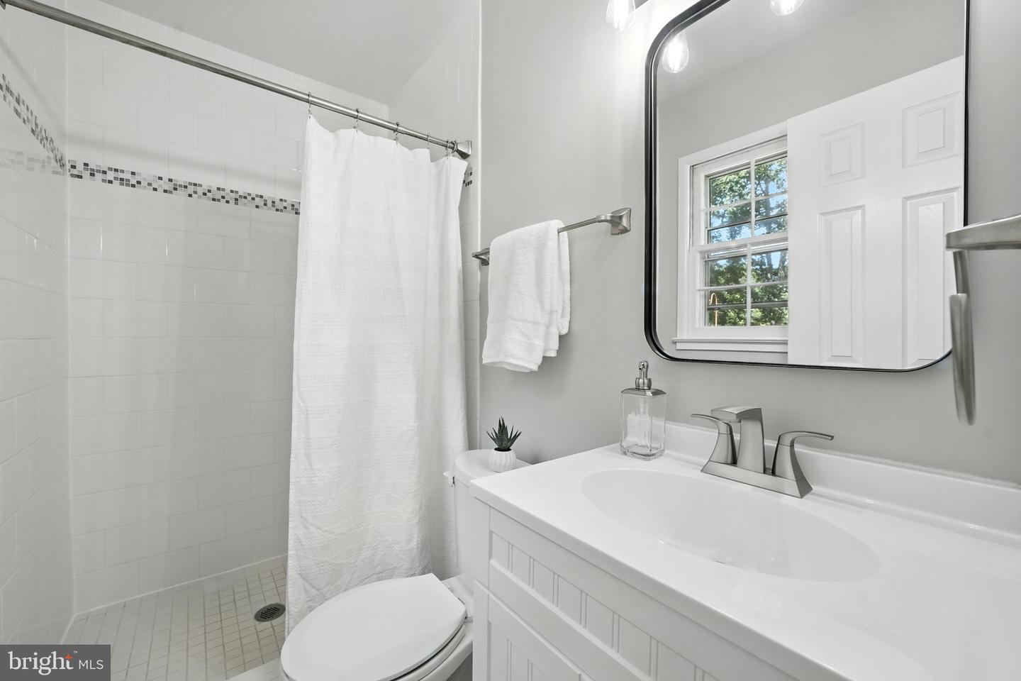 8714 FALKSTONE LN, ALEXANDRIA, Virginia 22309, 5 Bedrooms Bedrooms, ,3 BathroomsBathrooms,Residential,For sale,8714 FALKSTONE LN,VAFX2248100 MLS # VAFX2248100