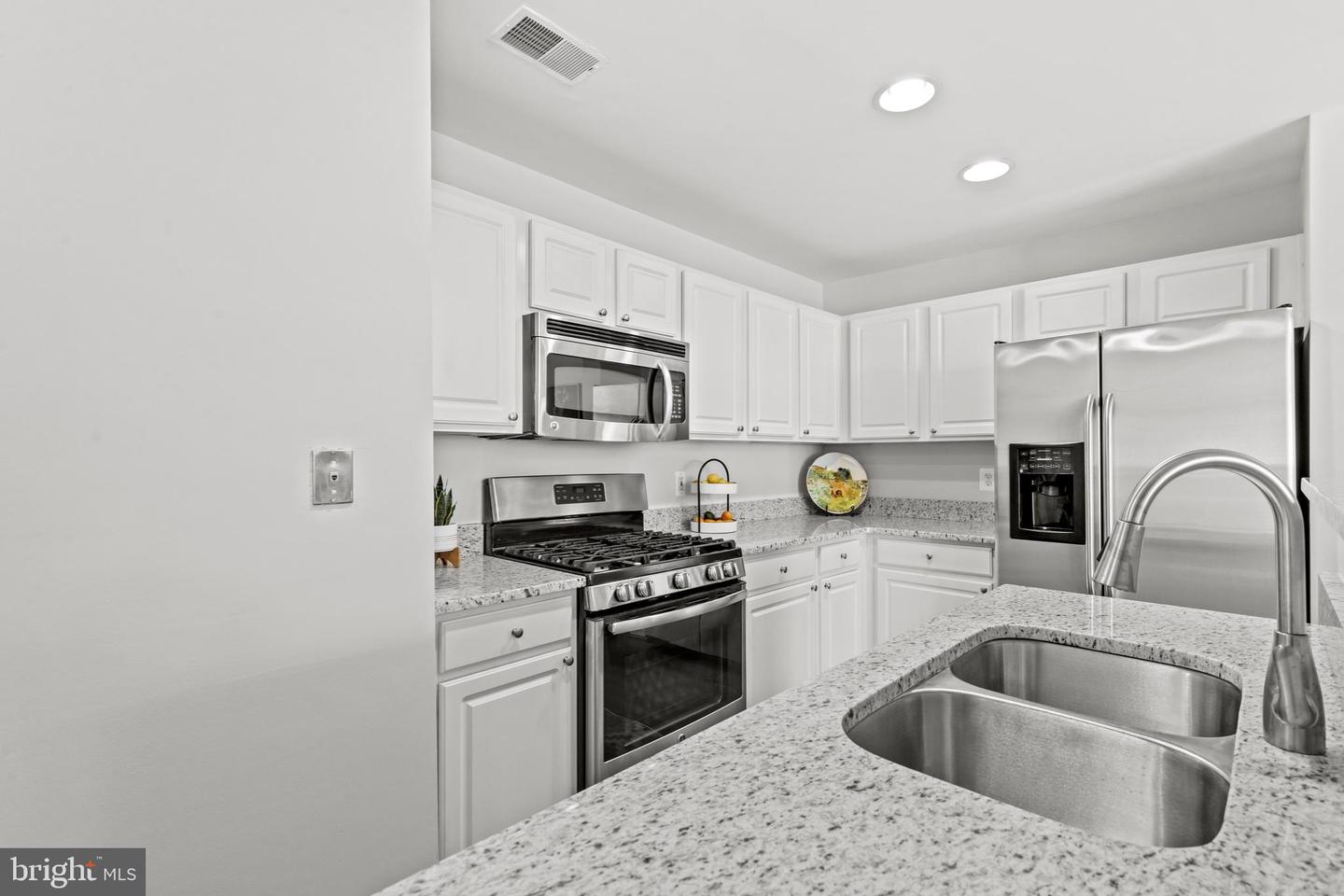 5123 DONOVAN DR, ALEXANDRIA, Virginia 22304, 2 Bedrooms Bedrooms, ,2 BathroomsBathrooms,Residential,For sale,5123 DONOVAN DR,VAAX2046670 MLS # VAAX2046670