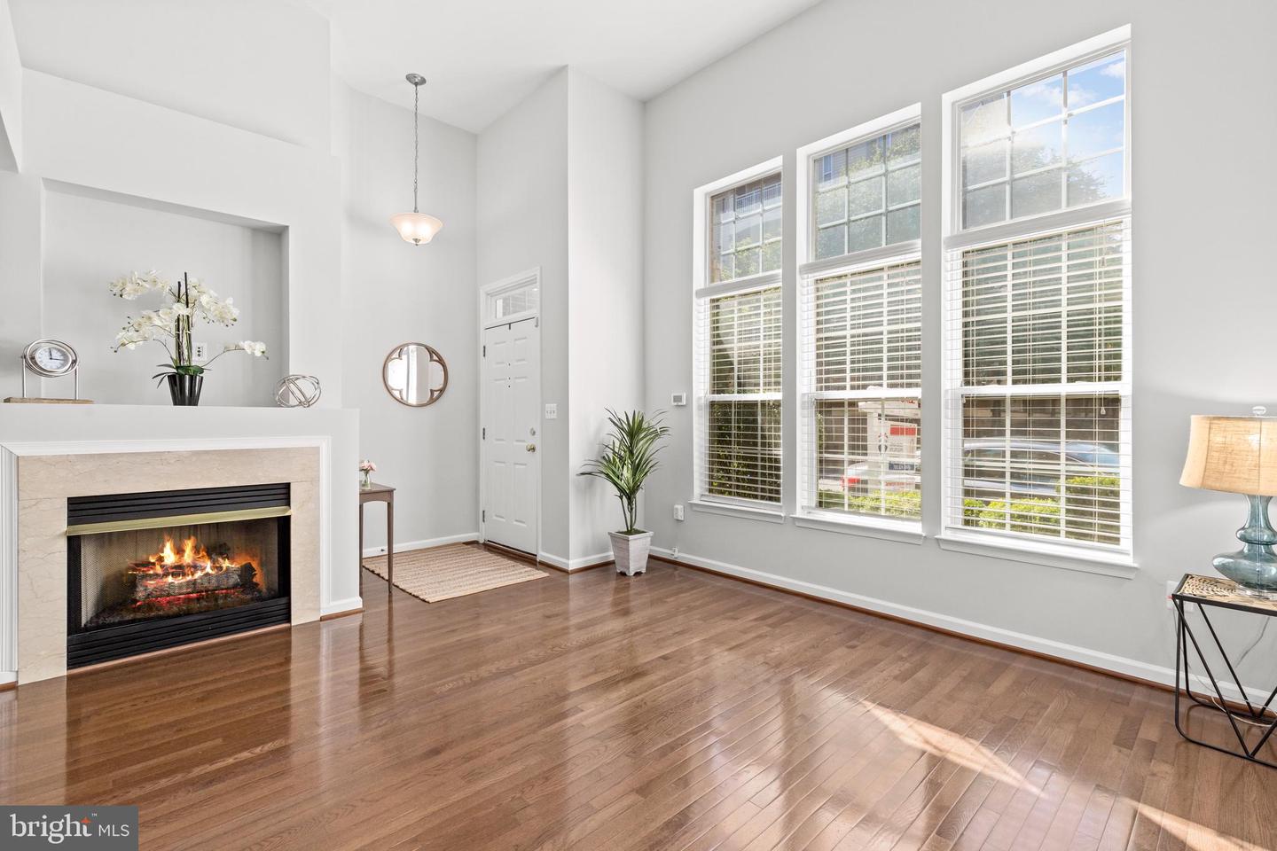 5123 DONOVAN DR, ALEXANDRIA, Virginia 22304, 2 Bedrooms Bedrooms, ,2 BathroomsBathrooms,Residential,For sale,5123 DONOVAN DR,VAAX2046670 MLS # VAAX2046670
