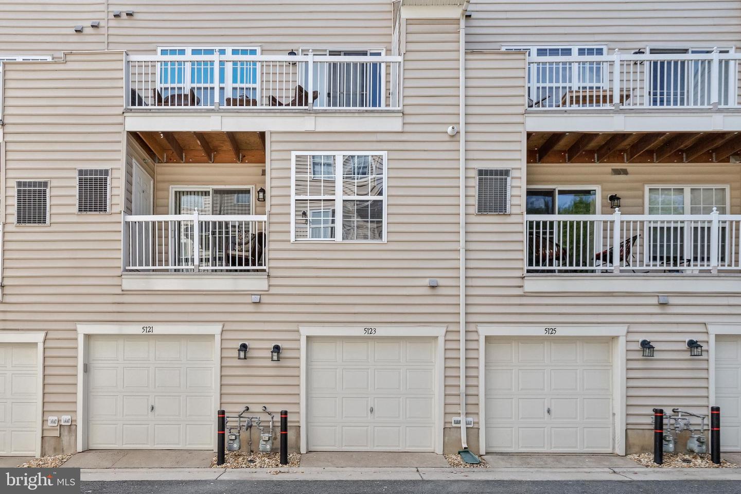 5123 DONOVAN DR, ALEXANDRIA, Virginia 22304, 2 Bedrooms Bedrooms, ,2 BathroomsBathrooms,Residential,For sale,5123 DONOVAN DR,VAAX2046670 MLS # VAAX2046670