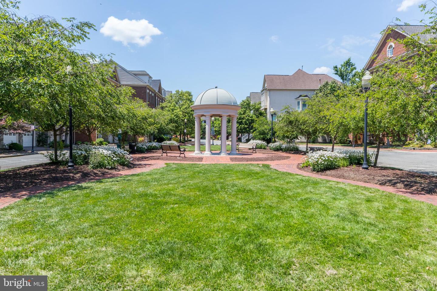 5123 DONOVAN DR, ALEXANDRIA, Virginia 22304, 2 Bedrooms Bedrooms, ,2 BathroomsBathrooms,Residential,For sale,5123 DONOVAN DR,VAAX2046670 MLS # VAAX2046670