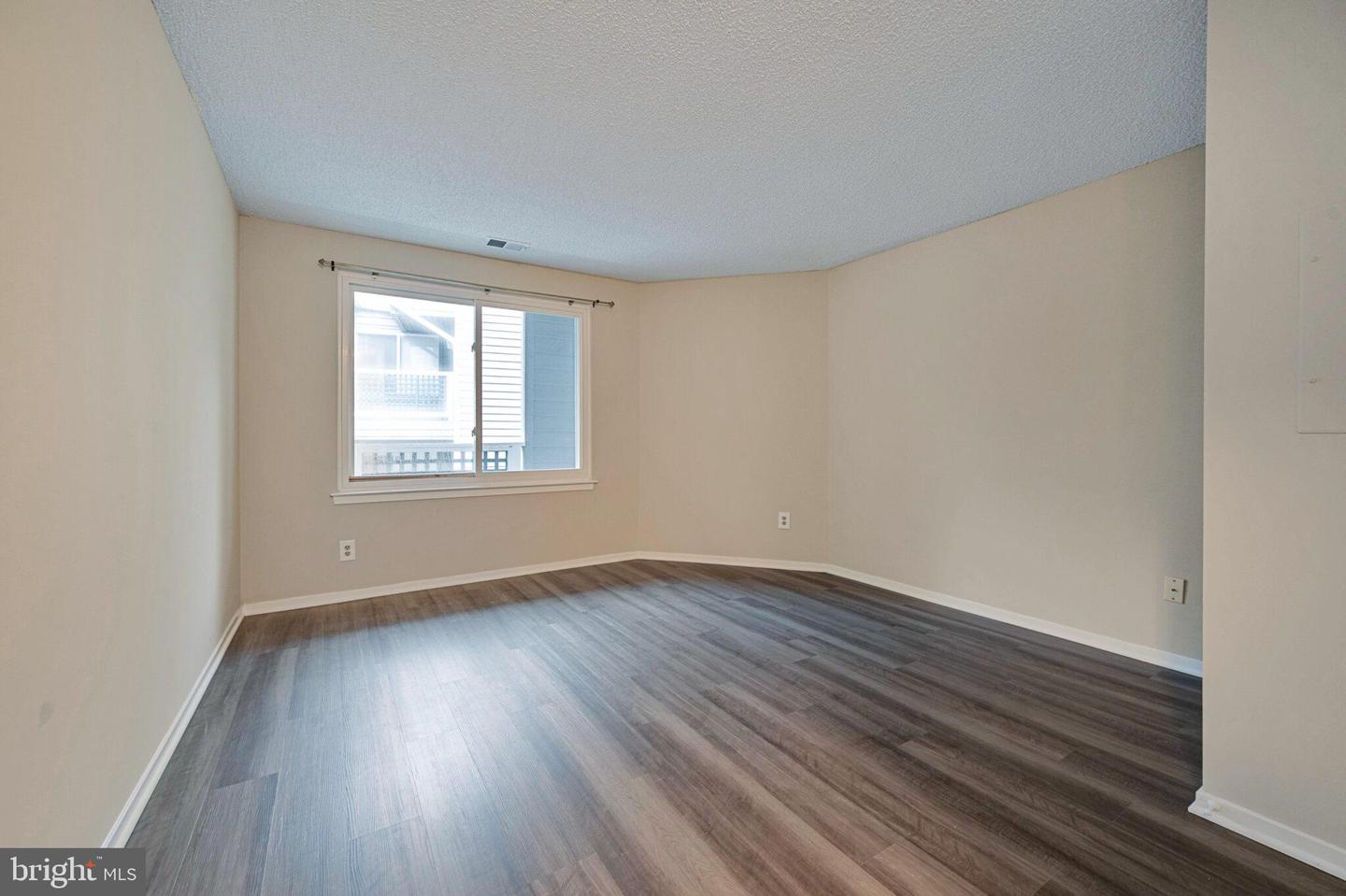 11725-D SUMMERCHASE CIR, RESTON, Virginia 20194, 2 Bedrooms Bedrooms, ,2 BathroomsBathrooms,Residential,For sale,11725-D SUMMERCHASE CIR,VAFX2248888 MLS # VAFX2248888