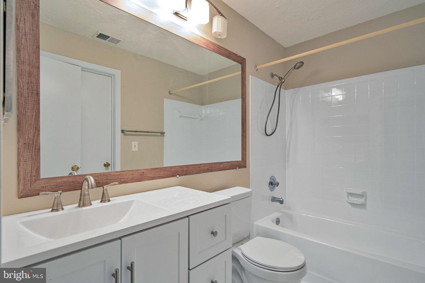 11725-D SUMMERCHASE CIR, RESTON, Virginia 20194, 2 Bedrooms Bedrooms, ,2 BathroomsBathrooms,Residential,For sale,11725-D SUMMERCHASE CIR,VAFX2248888 MLS # VAFX2248888