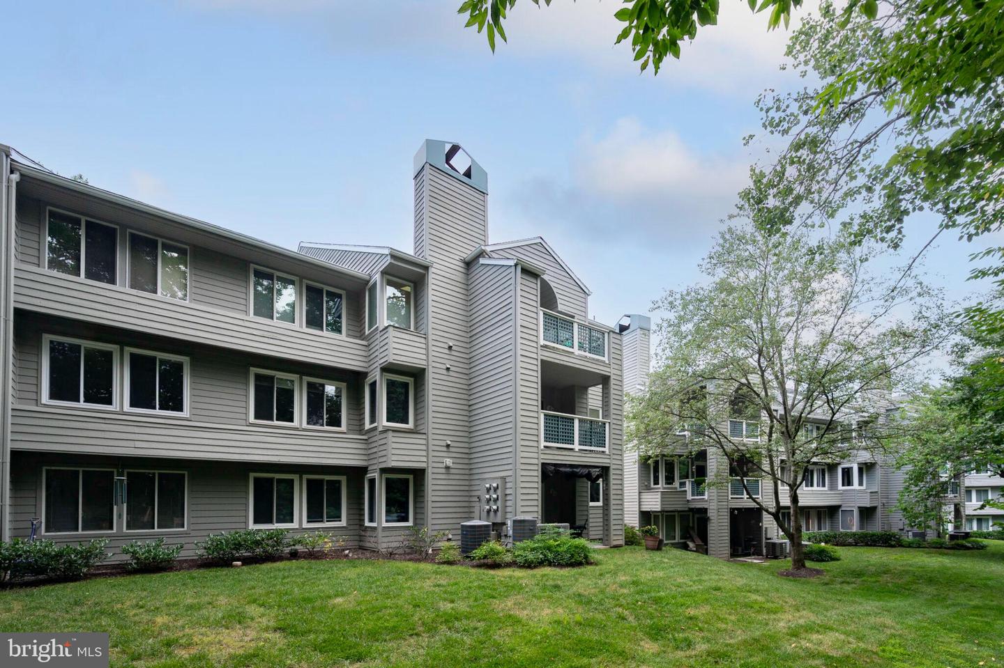 11725-D SUMMERCHASE CIR, RESTON, Virginia 20194, 2 Bedrooms Bedrooms, ,2 BathroomsBathrooms,Residential,For sale,11725-D SUMMERCHASE CIR,VAFX2248888 MLS # VAFX2248888