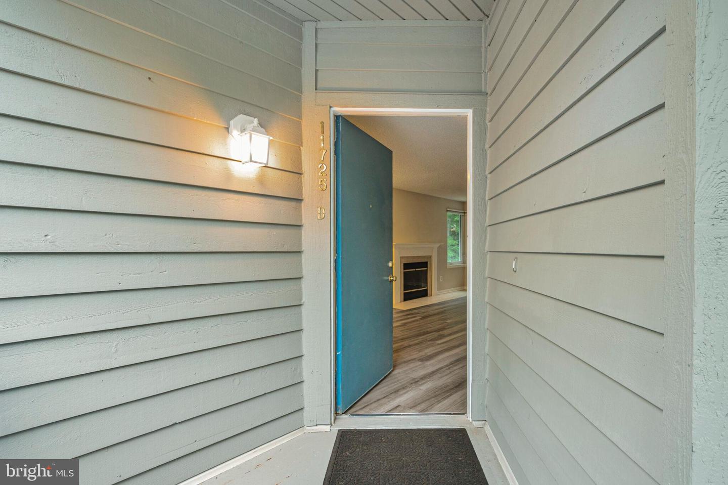 11725-D SUMMERCHASE CIR, RESTON, Virginia 20194, 2 Bedrooms Bedrooms, ,2 BathroomsBathrooms,Residential,For sale,11725-D SUMMERCHASE CIR,VAFX2248888 MLS # VAFX2248888