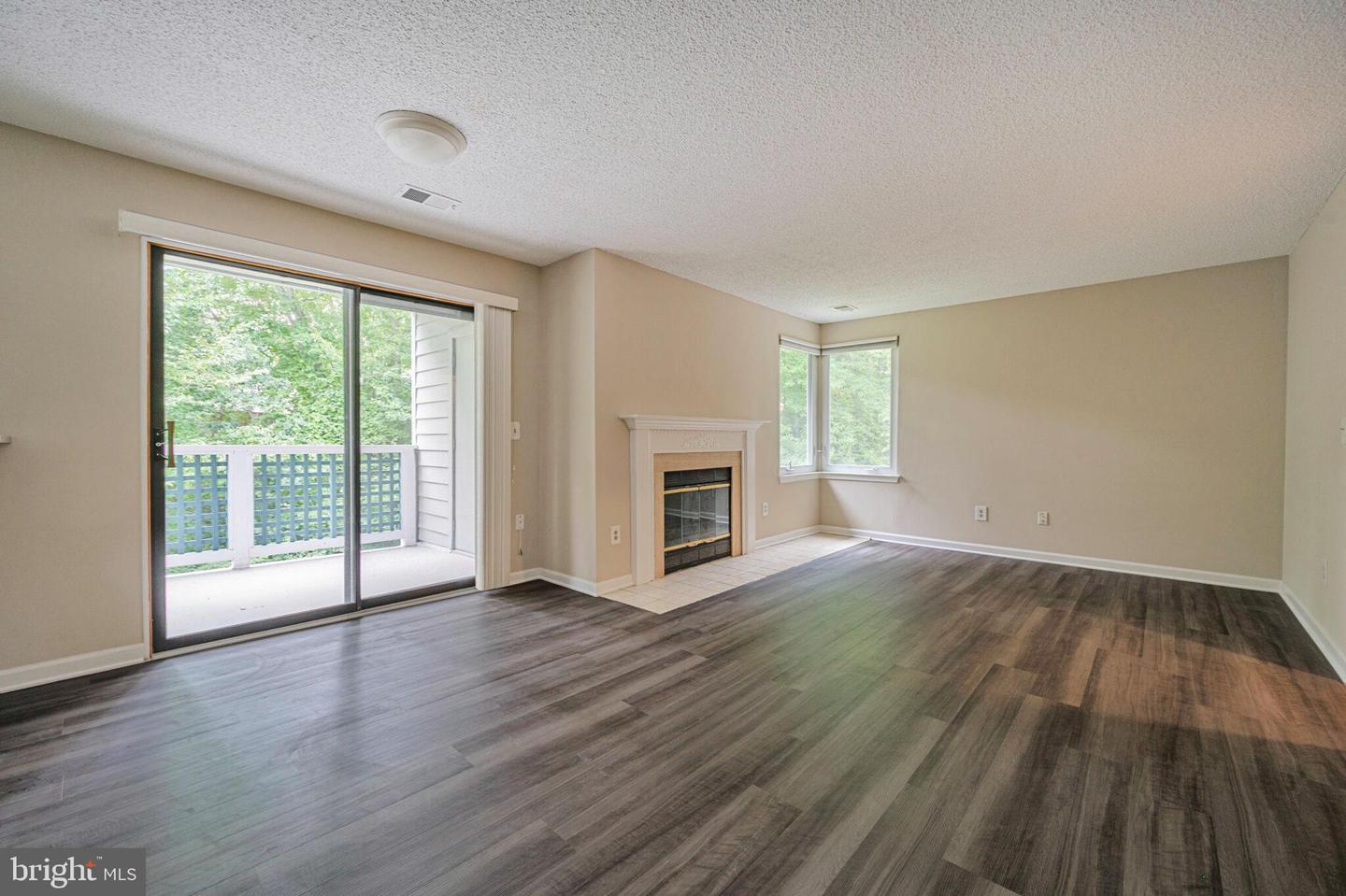 11725-D SUMMERCHASE CIR, RESTON, Virginia 20194, 2 Bedrooms Bedrooms, ,2 BathroomsBathrooms,Residential,For sale,11725-D SUMMERCHASE CIR,VAFX2248888 MLS # VAFX2248888