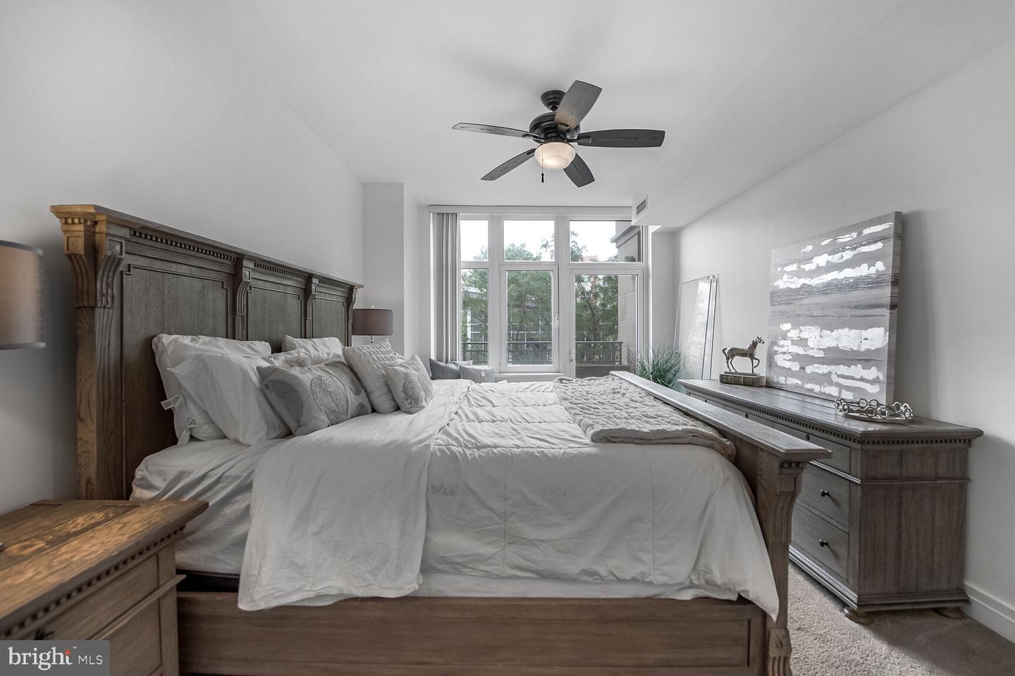 8220 CRESTWOOD HEIGHTS DR #314, MCLEAN, Virginia 22102, 1 Bedroom Bedrooms, ,1 BathroomBathrooms,Residential,For sale,8220 CRESTWOOD HEIGHTS DR #314,VAFX2249376 MLS # VAFX2249376