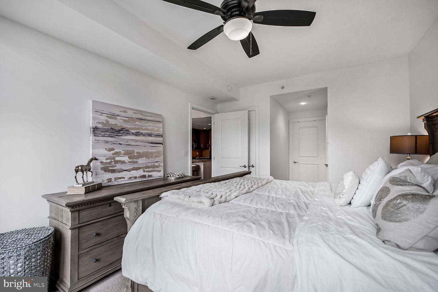 8220 CRESTWOOD HEIGHTS DR #314, MCLEAN, Virginia 22102, 1 Bedroom Bedrooms, ,1 BathroomBathrooms,Residential,For sale,8220 CRESTWOOD HEIGHTS DR #314,VAFX2249376 MLS # VAFX2249376