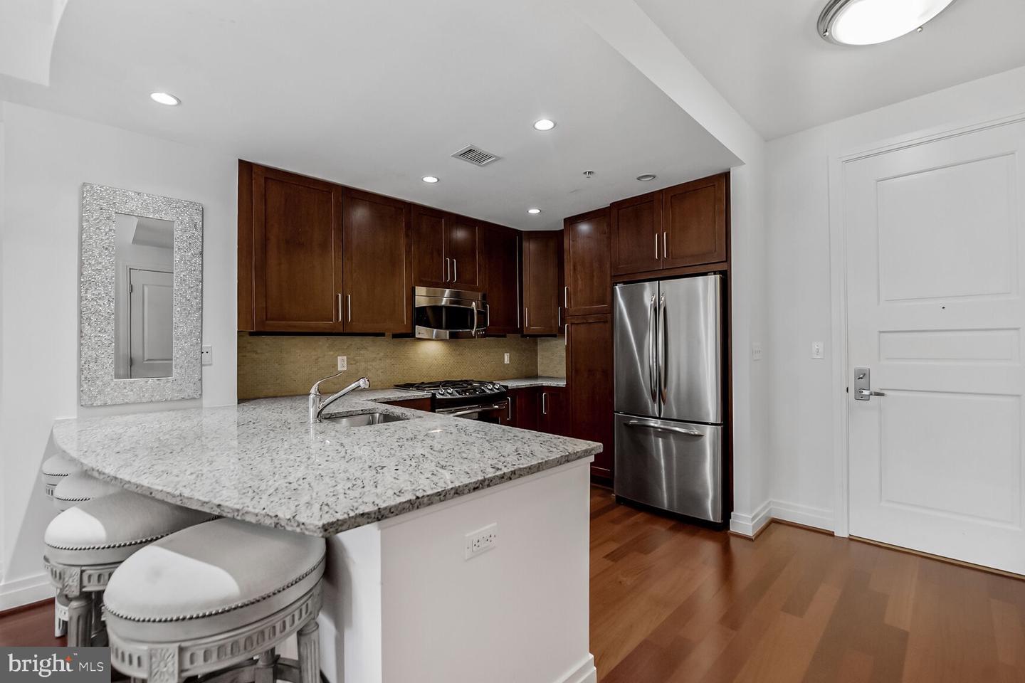 8220 CRESTWOOD HEIGHTS DR #314, MCLEAN, Virginia 22102, 1 Bedroom Bedrooms, ,1 BathroomBathrooms,Residential,For sale,8220 CRESTWOOD HEIGHTS DR #314,VAFX2249376 MLS # VAFX2249376