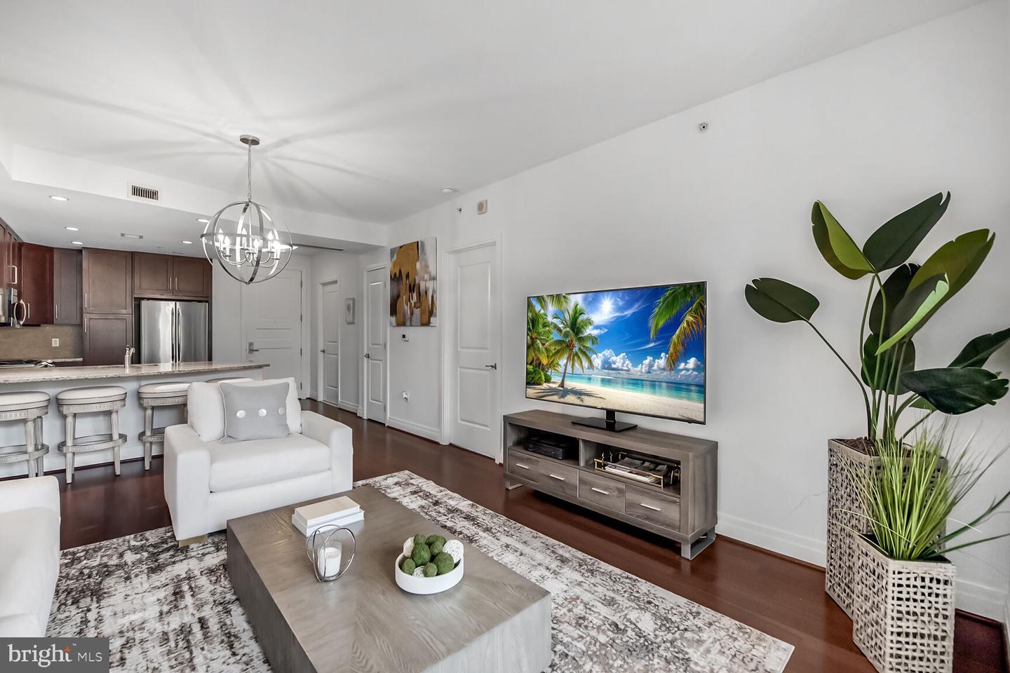 8220 CRESTWOOD HEIGHTS DR #314, MCLEAN, Virginia 22102, 1 Bedroom Bedrooms, ,1 BathroomBathrooms,Residential,For sale,8220 CRESTWOOD HEIGHTS DR #314,VAFX2249376 MLS # VAFX2249376
