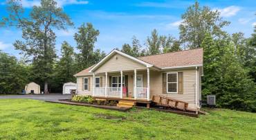 13041 LILAC WAY, KING GEORGE, Virginia 22485, 3 Bedrooms Bedrooms, ,2 BathroomsBathrooms,Residential,For sale,13041 LILAC WAY,VAKG2006648 MLS # VAKG2006648