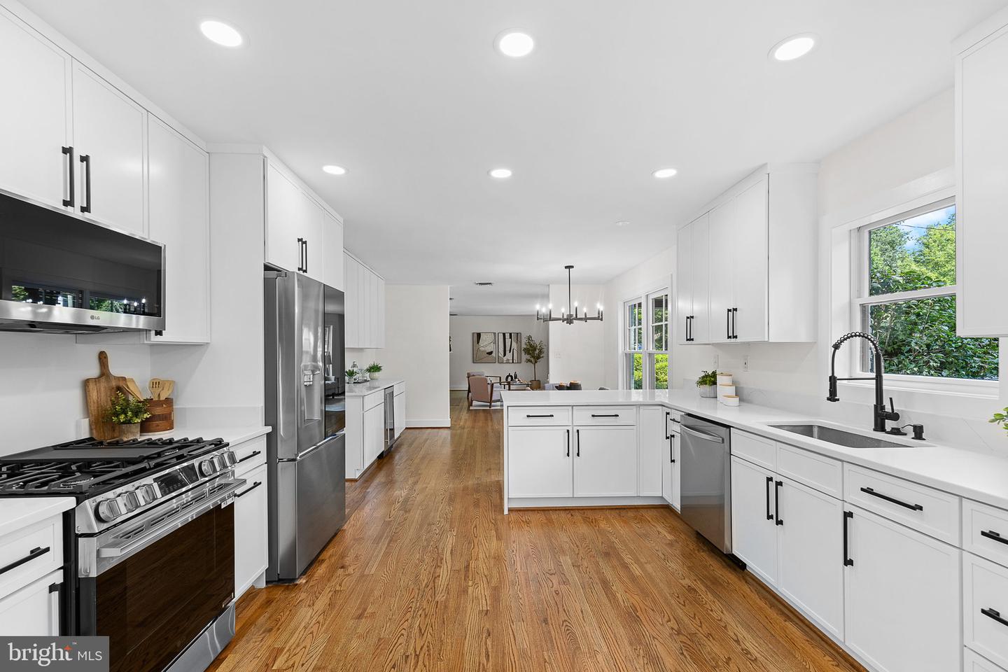 6353 CROSSWOODS DR, FALLS CHURCH, Virginia 22044, 4 Bedrooms Bedrooms, ,3 BathroomsBathrooms,Residential,For sale,6353 CROSSWOODS DR,VAFX2250646 MLS # VAFX2250646